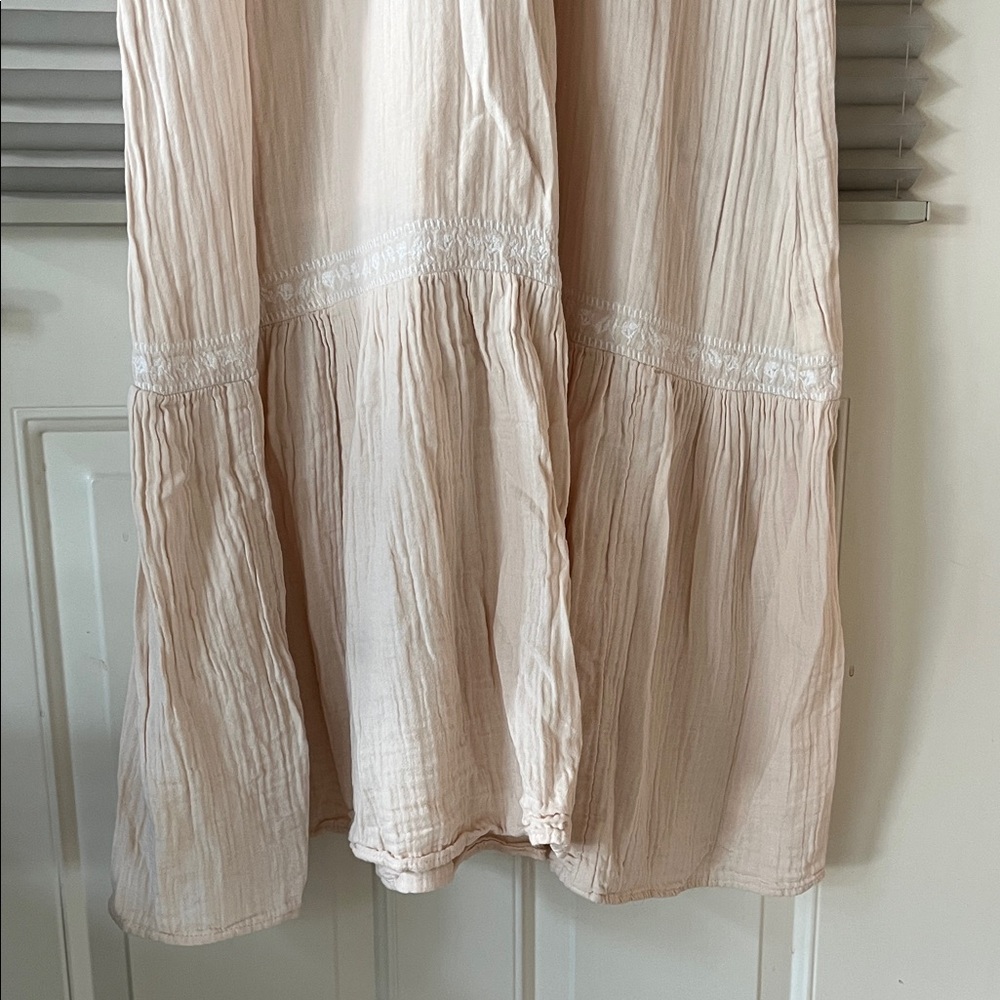 Old Navy Cream Maxi Dress - Picture 6 of 12